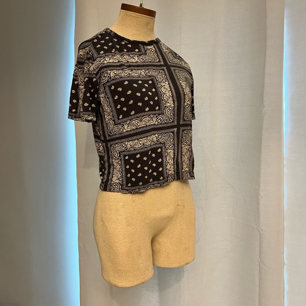 Chan luu XS bandana print grey crop t